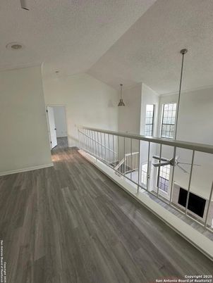 Interior, Pendant Lights, Wood Texture Flooring