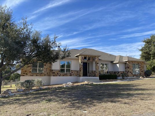 Backyard, Exterior, Facade, Ranch