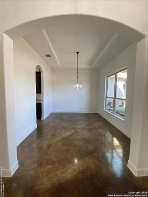 Empty room, Interior, Pendant Lights