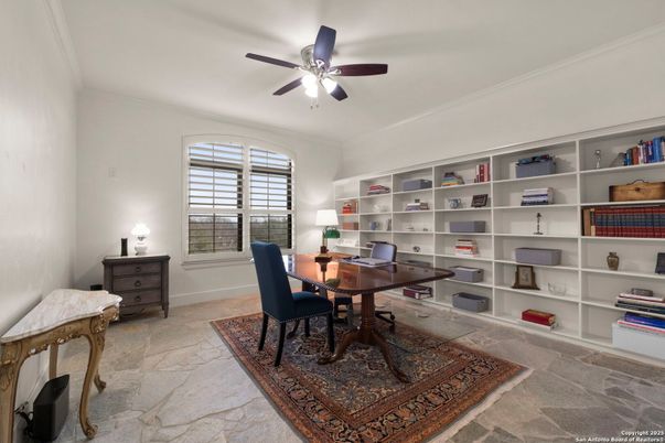 Home Office, Interior