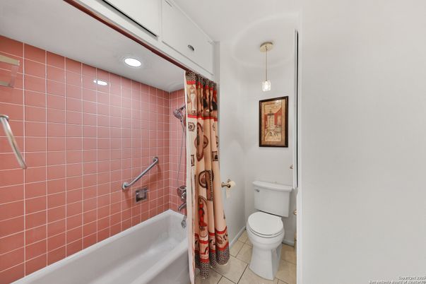 Bathroom, Interior, Pendant Lights, Recessed Lighting