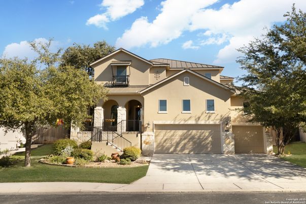 Attached, Exterior, Facade, Mediterranean