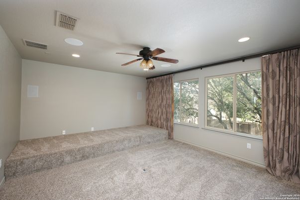 Empty room, Interior, Recessed Lighting