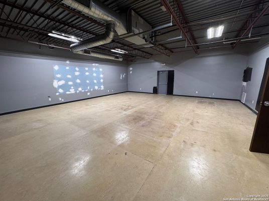 Garage, Interior