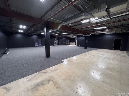 Garage, Interior