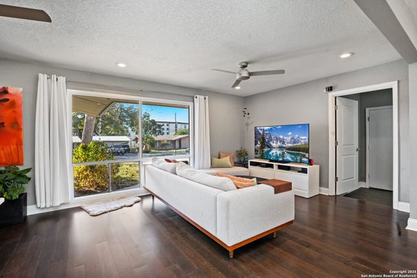 Interior, Living room, Recessed Lighting, Wood Texture Flooring