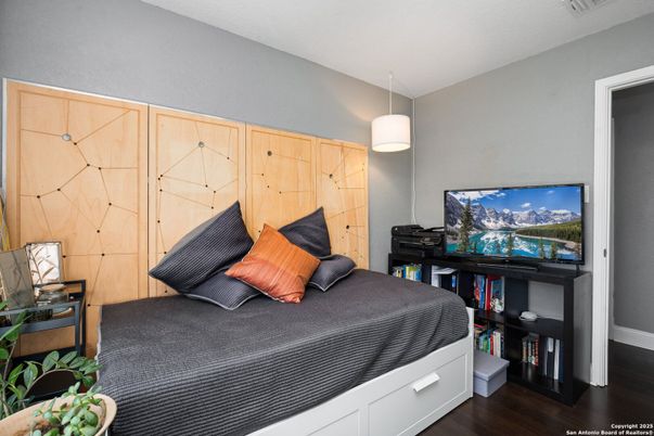 Bedroom, Interior, Pendant Lights, Wood Texture Flooring