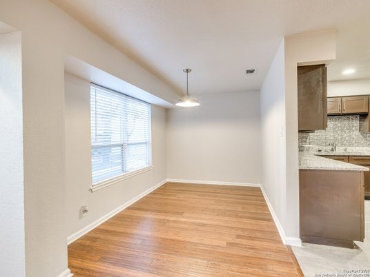 Interior, Pendant Lights, Recessed Lighting, Wood Texture Flooring