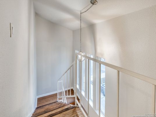 Interior, Pendant Lights, Wood Texture Flooring