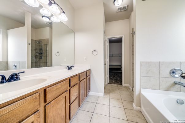 Bathroom, Dual Sink Vanities, Interior