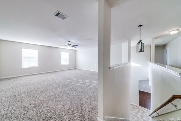 Empty room, Interior, Pendant Lights