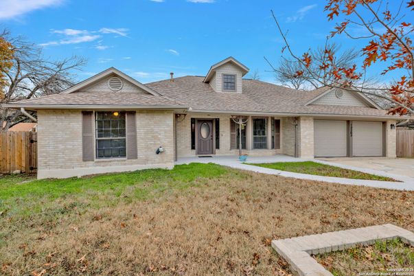 Attached, Exterior, Facade, Brick Facade, Ranch
