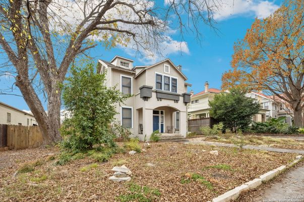 Backyard, Exterior, Facade, Queen Anne Victorian