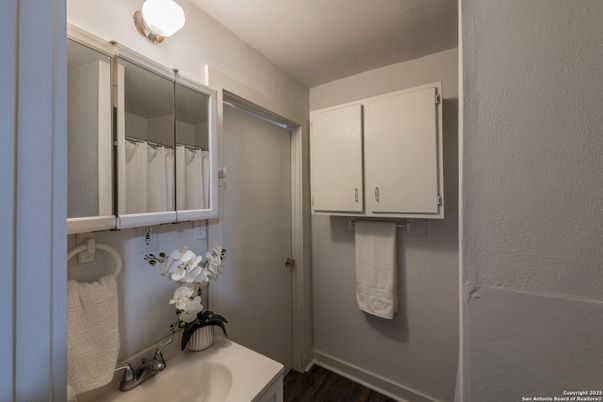 Bathroom, Interior