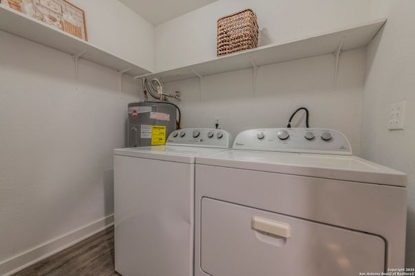 Interior, Utility Closets, Washer, Wood Texture Flooring