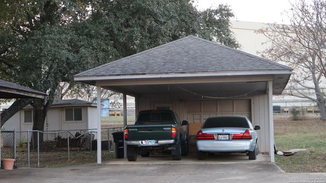 Detached Garage, Exterior