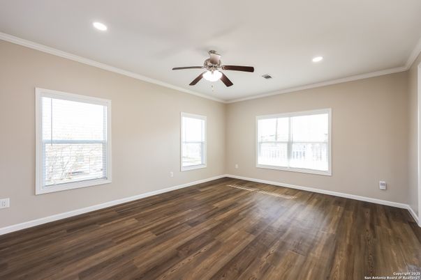 Empty room, Interior, Recessed Lighting, Wood Texture Flooring