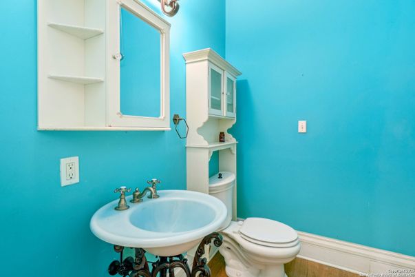 Bathroom, Interior