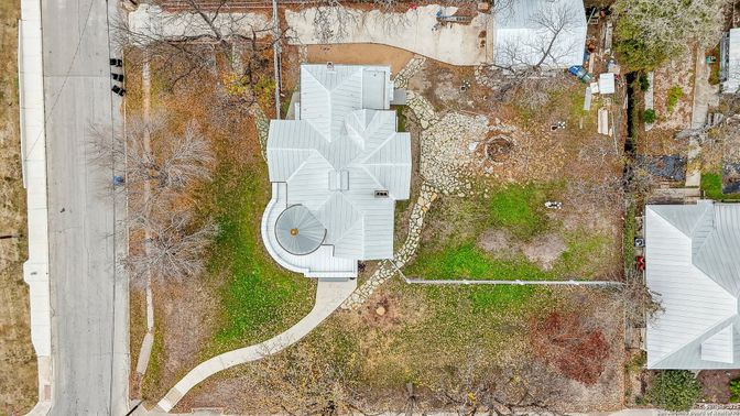 Exterior, Drone