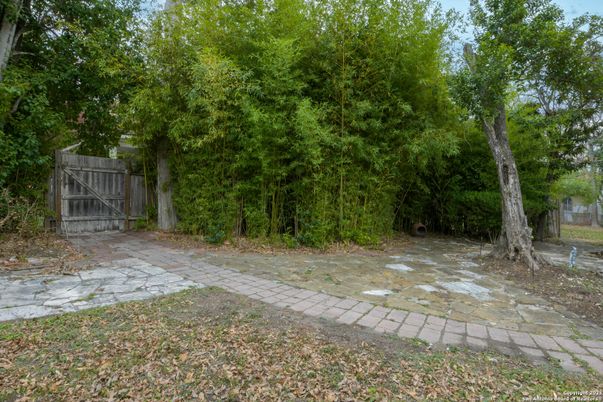 Backyard, Exterior