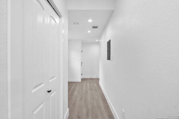 Interior, Recessed Lighting, Wood Texture Flooring