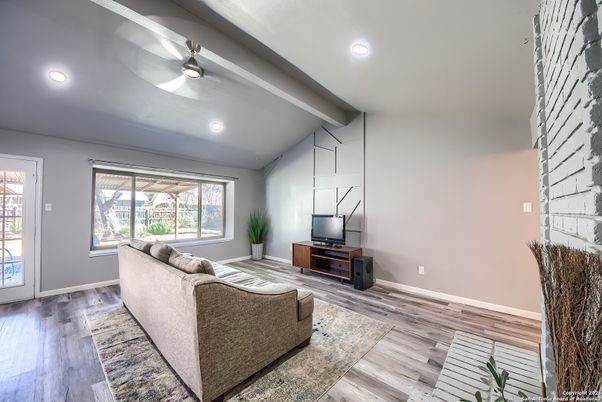 Interior, Living room, Recessed Lighting, Wood Texture Flooring