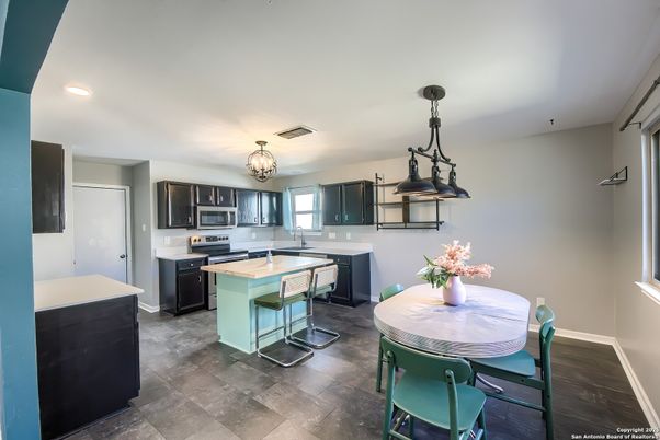 Chandelier, Dining room, Interior, Kitchen, Pendant Lights, Recessed Lighting