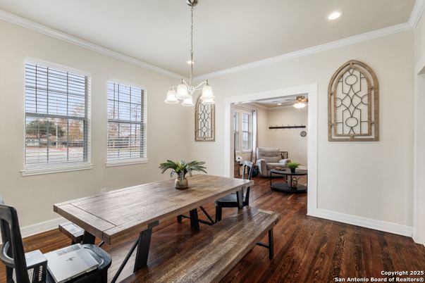 Dining room, Interior, Living room, Pendant Lights, Recessed Lighting, Wood Texture Flooring