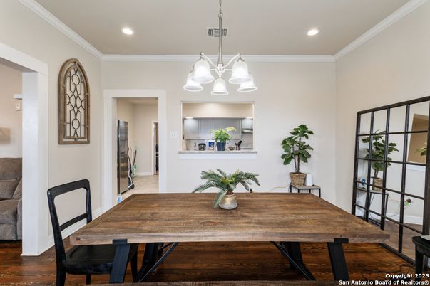 Dining room, Interior, Kitchen, Pendant Lights, Recessed Lighting, Wood Texture Flooring