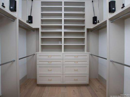 Interior, Walk-in Closets, Wood Texture Flooring