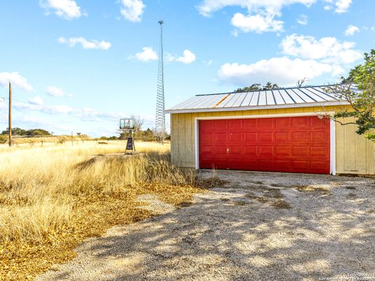 Detached Garage, Exterior