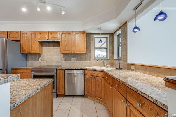Interior, Kitchen, Pendant Lights, Stainless Steel Appliances