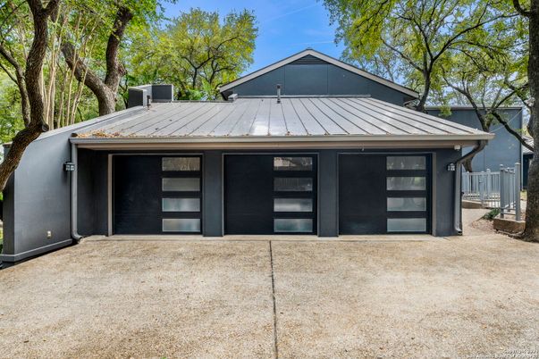 Detached Garage, Exterior