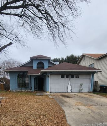 Attached, Exterior, Facade, Split Level
