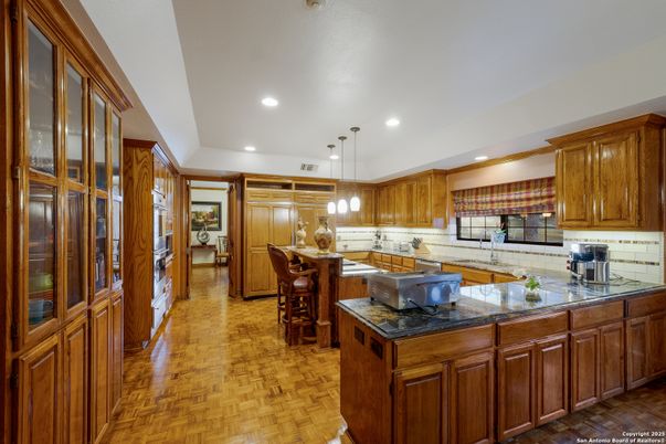Dining room, Interior, Kitchen, Pendant Lights, Recessed Lighting, Wood Texture Flooring
