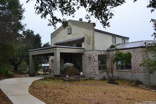 Backyard, Exterior, Facade, Solar Panels, Modern