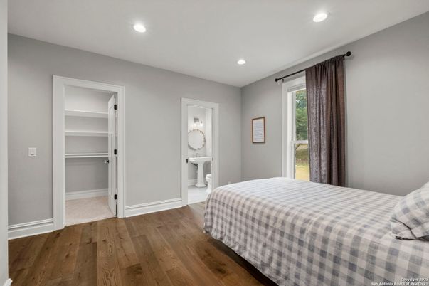 Bathroom, Bedroom, Interior, Recessed Lighting, Wood Texture Flooring