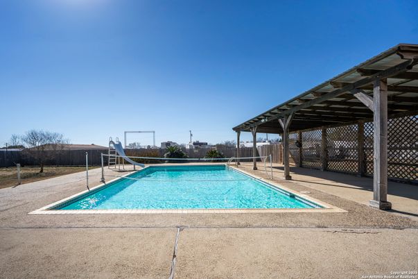 Exterior, Pool