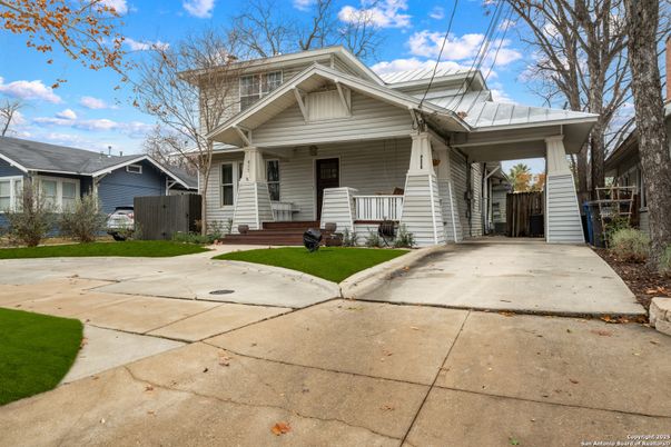 Exterior, Facade, American Craftsman