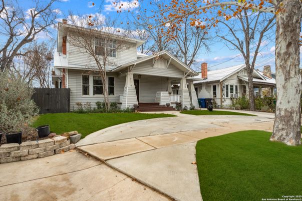 Exterior, Facade, American Craftsman