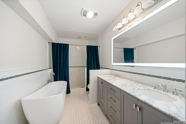 Bathroom, Dual Sink Vanities, Free Standing Baths, Interior
