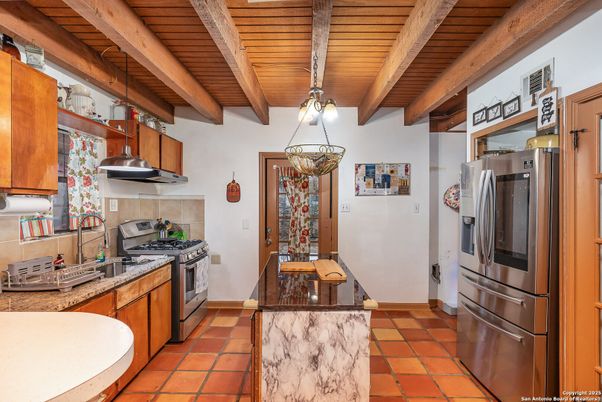 Dining room, Interior, Kitchen, Pendant Lights, Wooden Beams, Wooden Ceilings
