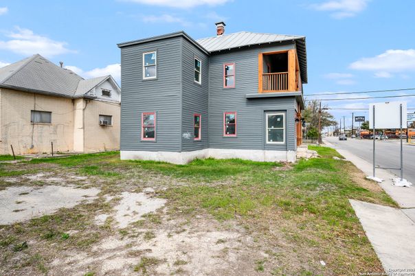 Backyard, Exterior, Facade, Farmhouse