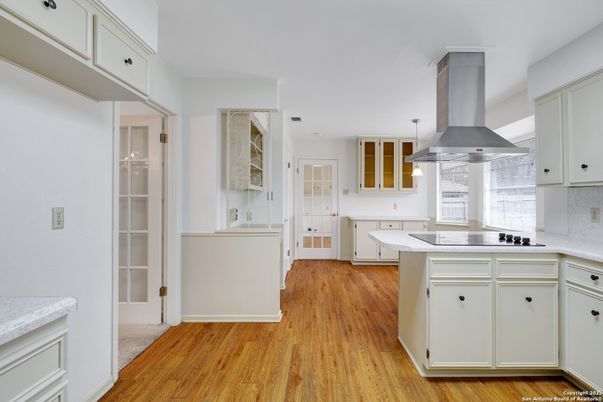 Interior, Kitchen, Pendant Lights, Wood Texture Flooring