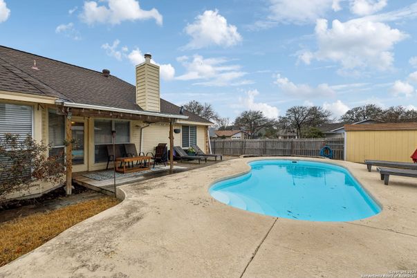 Exterior, Pool
