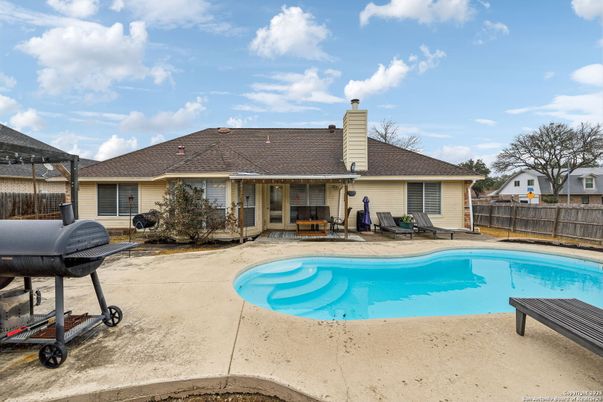 Exterior, Pool