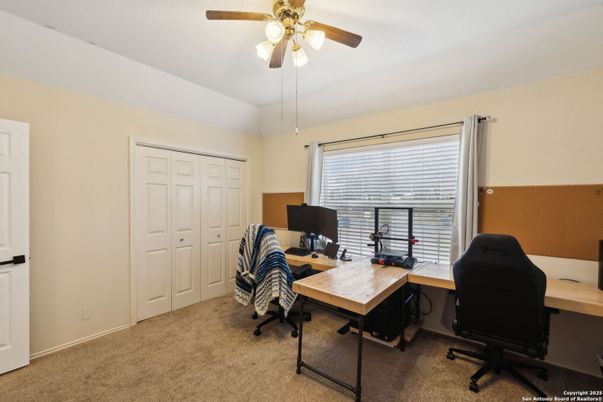 Home Office, Interior