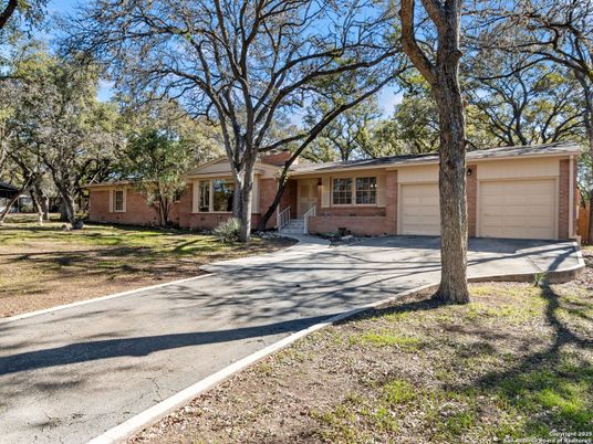 Attached, Exterior, Facade, Brick Facade, Ranch