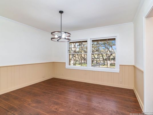 Empty room, Interior, Pendant Lights, Wood Texture Flooring