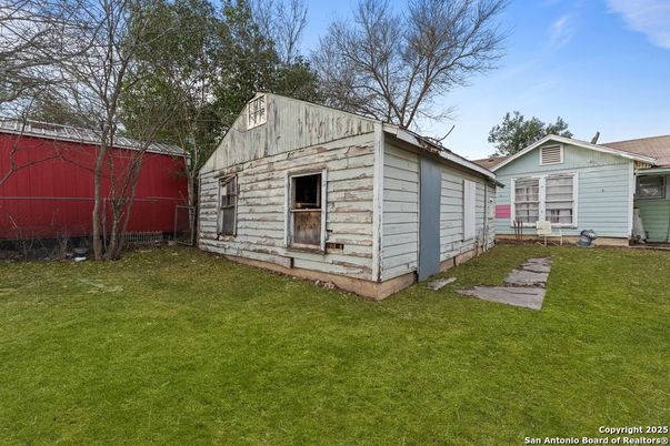 Backyard, Exterior